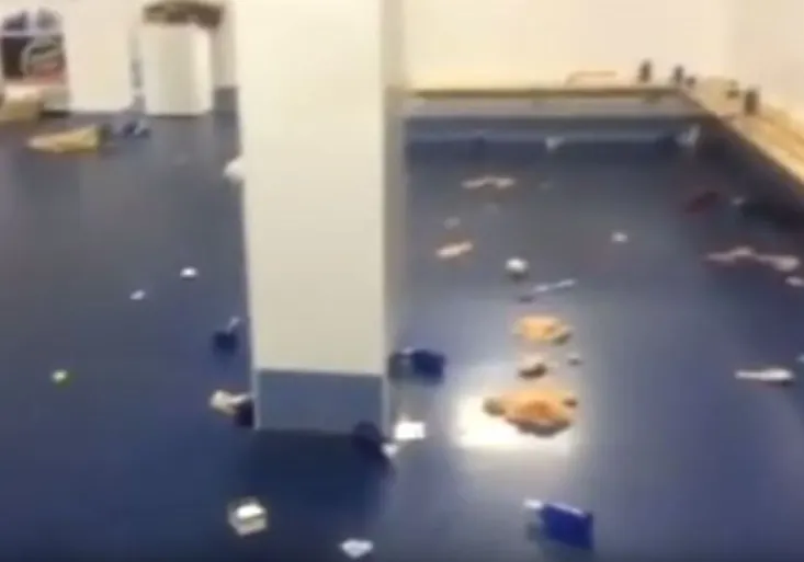 Pohárová ostuda! Hvězdy Realu po sobě v šatně zanechaly pořádnou spoušť