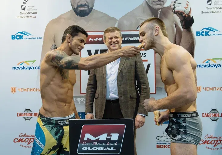 To byl šok! Fighteři pobavili svět! Podívejte se na nevídaný kousek při vážení!