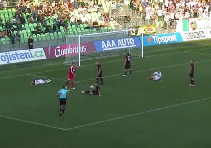 Tragikomedie 1. FK Příbram. Jak brankář Hruška potupně potrestal spoluhráče?