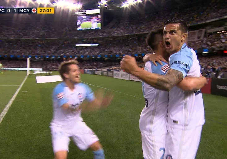 Tim Cahill nadchl Austrálii. Jak v derby ranou ze 40 metrů úžasně vymetl šibenici?