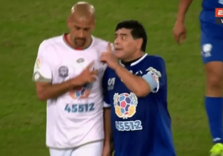 Diego Maradona řádil v zápase za mír. Jak se dostal do křížku s krajanem Verónem?