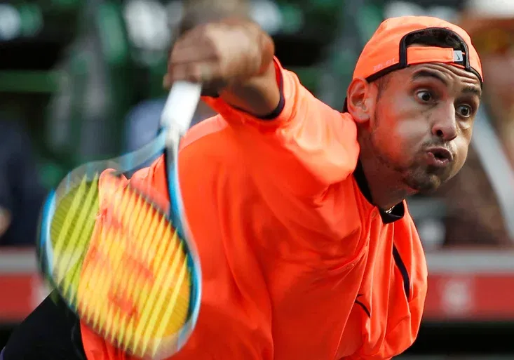 VIDEO: Blázen Kyrgios?! Jak šíleně vrátil do hry míč směřující do autu?