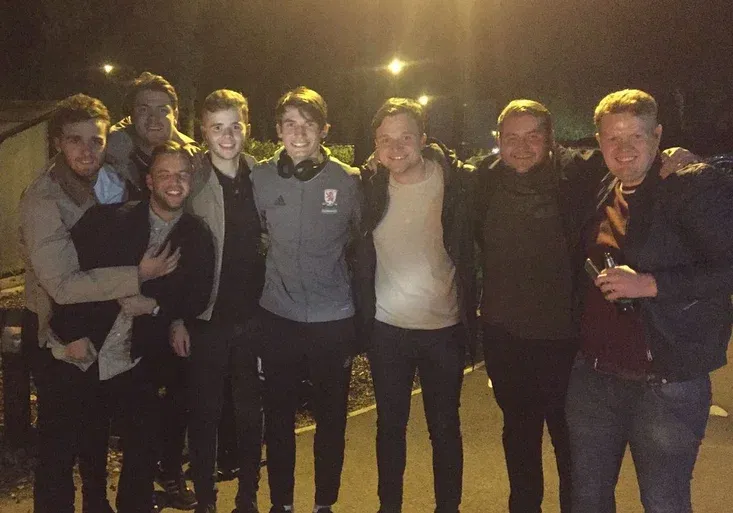 Neskutečná story! Hráči Middlesbrough ujel vlak se spoluhráči. Svezli ho fanoušci minibusem!