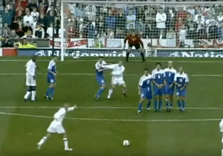 VIDEO: Nejslavnější Beckhamův přímák! Přesně před 15 lety se stal legendou!