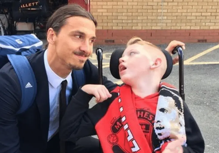 Úžasné! Jak hvězdy Manchesteru United v čele se Zlatanem nadchly věrného fanouška