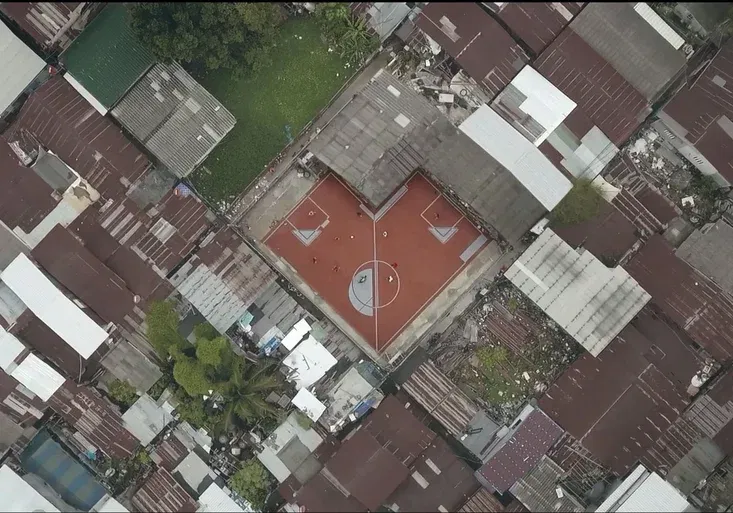 V Thajsku fotbalisté střílí góly za roh! Taková hřiště jste ještě neviděli