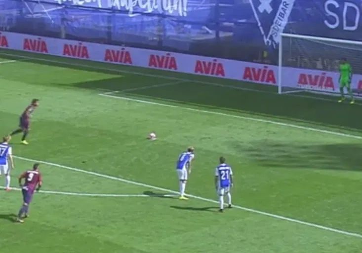 Nejhorší penalta v Evropě? Podívejte se, jak ji nevídaně zazdil střelec ze Španělska!