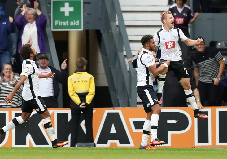Vydra dal první gól za Derby! Vše zastínila poločasová show, která ničí internet!