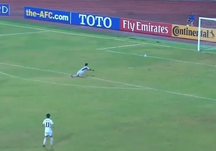 Měl vsazeno? Brankář ze Severní Koreje dostal gól přes celé hřiště! Neuvěříte jakým způsobem!