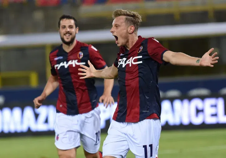 Krejčí zapsal dvě asistence a porazil Schicka! Jaký nádherný gól dala Bologna Sampdorii?