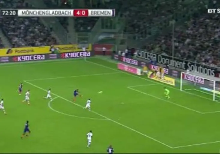 Parádní přihrávka a nechytatelná bomba! Jak Gnabry málem protrhl síť?