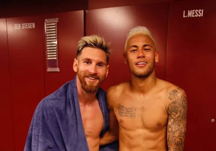 Liga mistrů: Co prováděli v šatně NEYMAR a MESSI? A jak Verratti očaroval lahev s vodou?