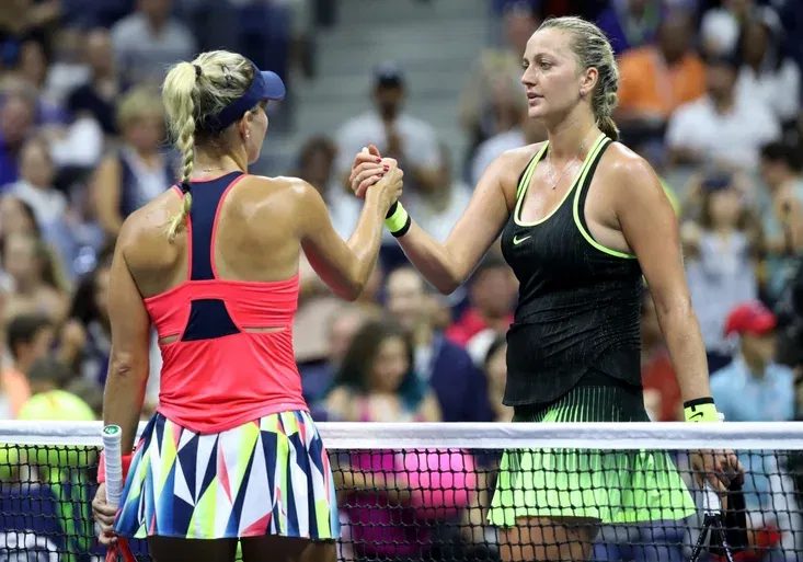 Petra Kvitová rozjetou Němku nezastavila. Postoupí Karolína Plíšková?