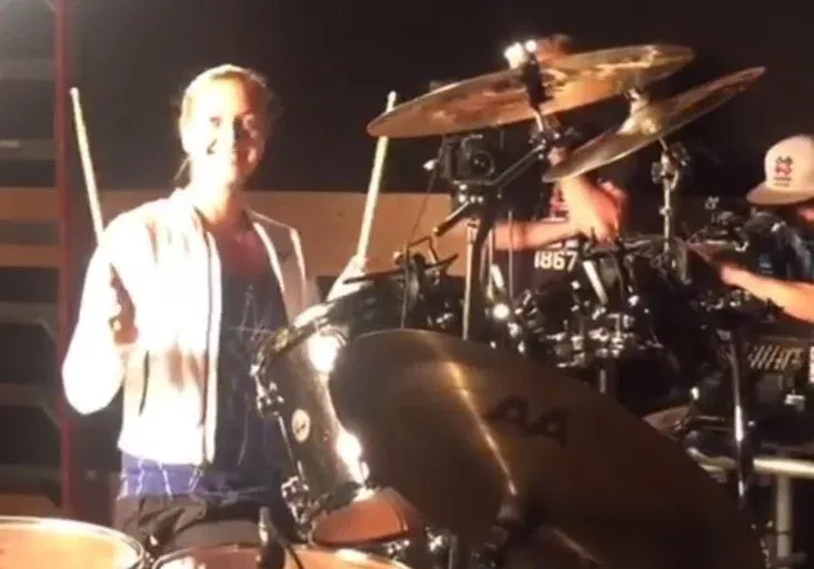 Petr Čech má konkurentku! Jak „bubenice“ Petra Kvitová předvedla svůj hudební talent?