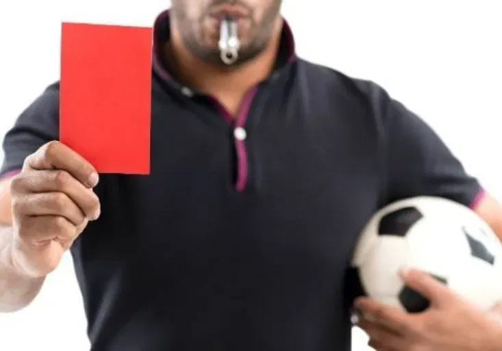 Islámský stát postavil pravidla fotbalu na hlavu. Zlomíš někomu nohu, zlomí ti ji na oplátku taky!