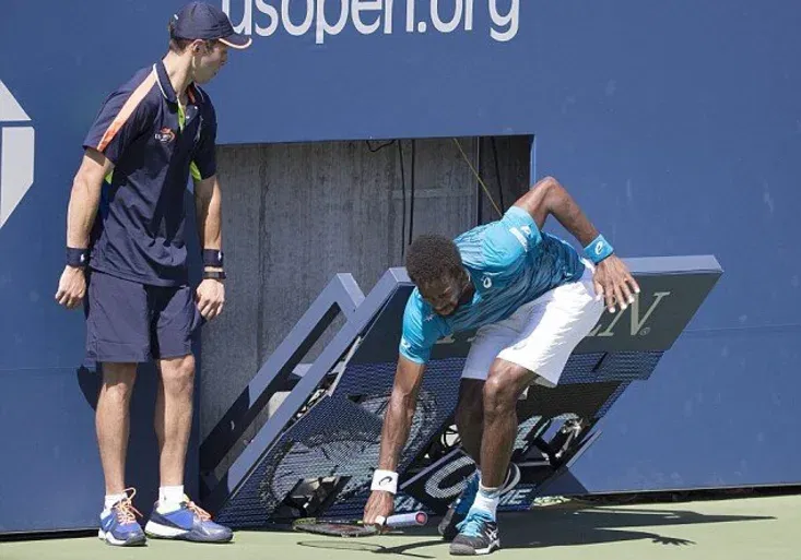 VIDEO: Výtržník Monfils! Jak na US Open rozbil hodiny? A rozbije i Šátrala?