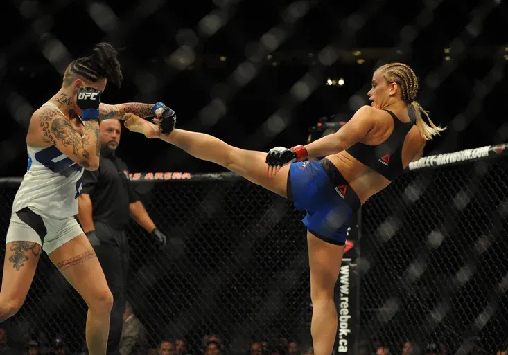 UFC: Kop jako z Karate Kid! Krásce Paige se podařil famózní vypínák!