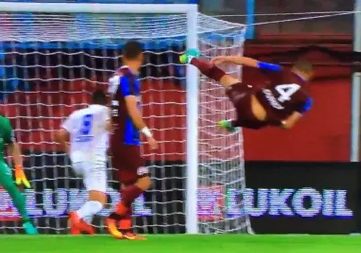 Ďuricovo karate. Slovák obranným zákrokem uchvátil Turecko!