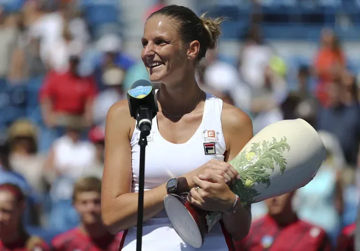 Možná příště! Jak šampionka Plíšková při ceremoniálu krutě uzemnila Kerberovou?