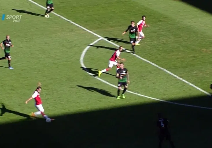 Slavia má první ligovou výhru sezony. Jak Hušbauer nachytal příbramského brankáře Hrušku?