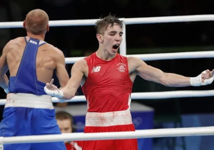 Všichni jste podplacení! Box smrdí! Ir Conlan vyfakoval rozhodčí! Sázkovka vyplácí, jako by vyhrál!