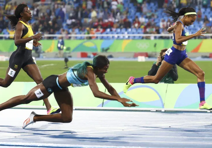 Rybička pro zlato! Bahamanka vyhrála 400 metrů neskutečným závěrem!