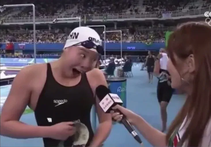 Zmatená srandistka ovládla internet! Čím si čínská plavkyně v Riu získala sympatie?