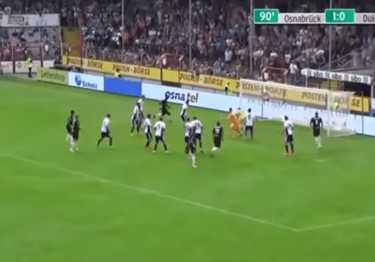 Fotbalový zázrak? Brankář v Německu úžasně vyrovnal PATIČKOU v 93. minutě!