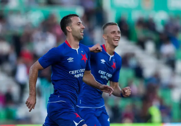 Slavia zvládla odvetu na půdě Rio Ave. Postupový gól vstřelil Hušbauer!