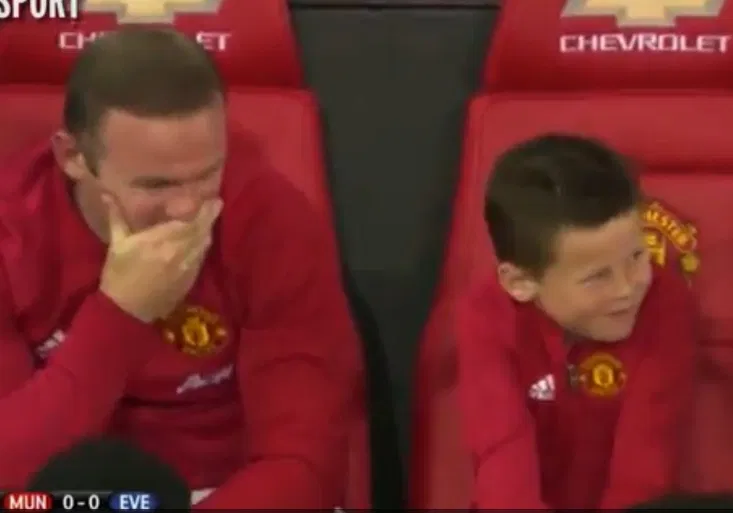 Memphis Depay jako dvorní šašek. Proč Wayne Rooney a junior neudrželi smích?