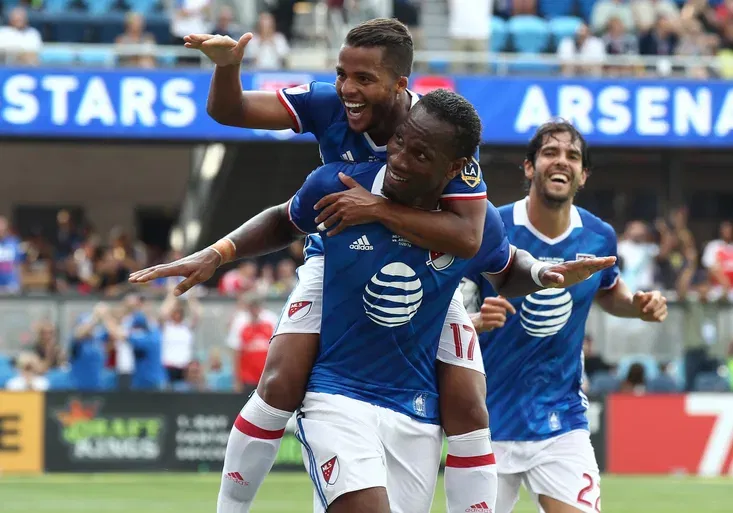 VIDEO: Jak Drogba natřikrát pokořil Čecha! Arsenal ale hvězdy MLS stejně porazil