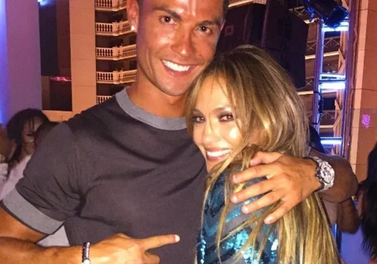 Zraněný CR7 už opět tančí! Takhle to rozbalil na oslavě Jennifer López!