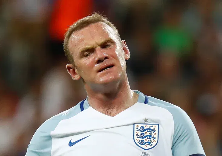 Rooney, kup si zástěru! Jak zostudili hvězdu Manchesteru spoluhráči při bagu?