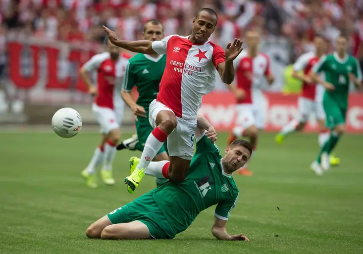 Velké UFFFFF! Slavia si oddechla, postup přes Levadii vystřelil van Kessel