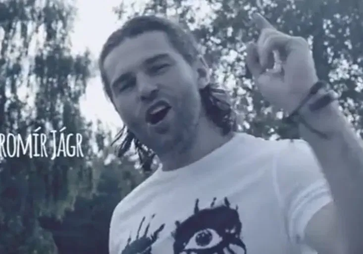 Jaromír Jágr se roztančil ve videoklipu! Troufnul si taky zazpívat?