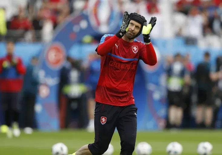 Uzavírám nádhernou kapitolu, řekl Petr Čech. Co si o jeho konci v „repre“ myslí fanoušci?
