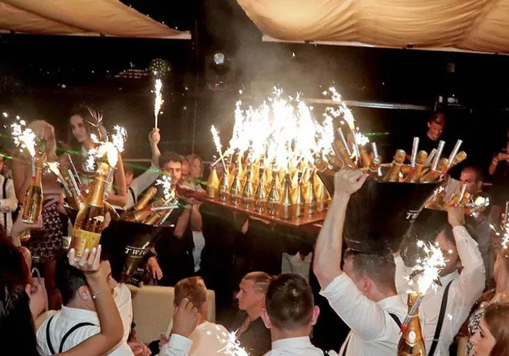 Milionová party na žal! Jak luxusně Rusové zapíjeli neúspěch na EURO?