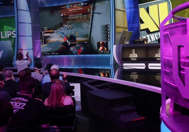 ELEAGUE: NaVi a EnVyUs posledními postupujícími v základní části