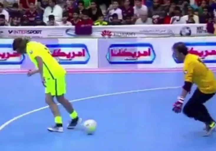 Puyol jako futsalový útočník! Jakou fintou si vychutnal brankáře?