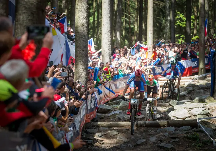 Nejlepší šampionát všech dob! Jak podporovali fanoušci Jaroslava Kulhavého v boji o zlato?