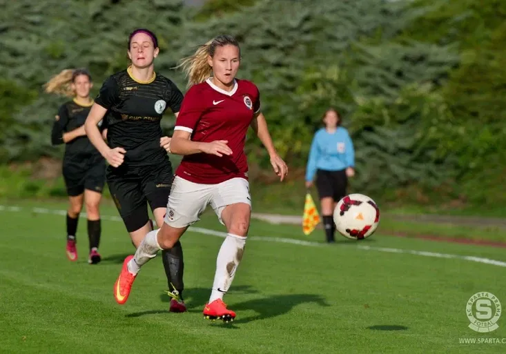 Kudla do zad a zrada? Slavia přetáhla Spartě hned SEDM hráček!