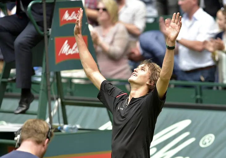 To byl lob! Zverev si senzačně povodil Federera a těší se na finále!