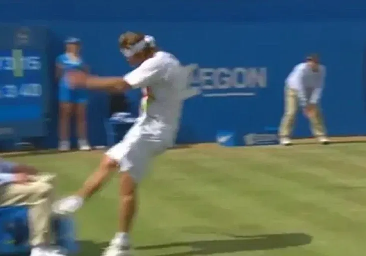 Slavný turnaj v Queen's Clubu je tady! Vzpomínáte na Nalbandianův incident?