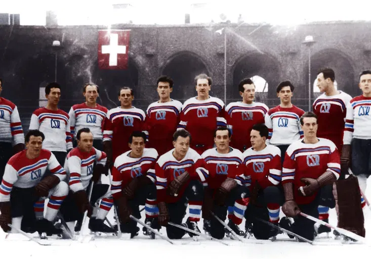 Unikátní projekt: Připomínáme osudy hokejistů, kteří v roce 1950 nemohli odletět na MS