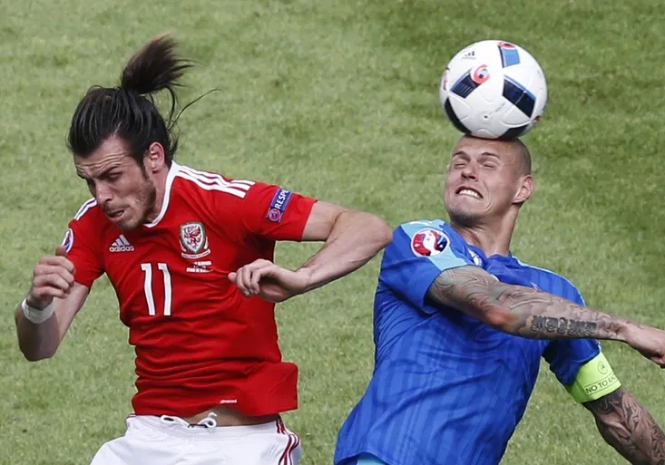 Škrtel masakroval Velšany. V obraně si počínal jako wrestler! Jak mohl zápas dohrát?