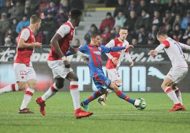 Autogramiáda i focení s pohárem. Zpestřete si šlágr FORTUNA:LIGY v O2 TV fanzoně!