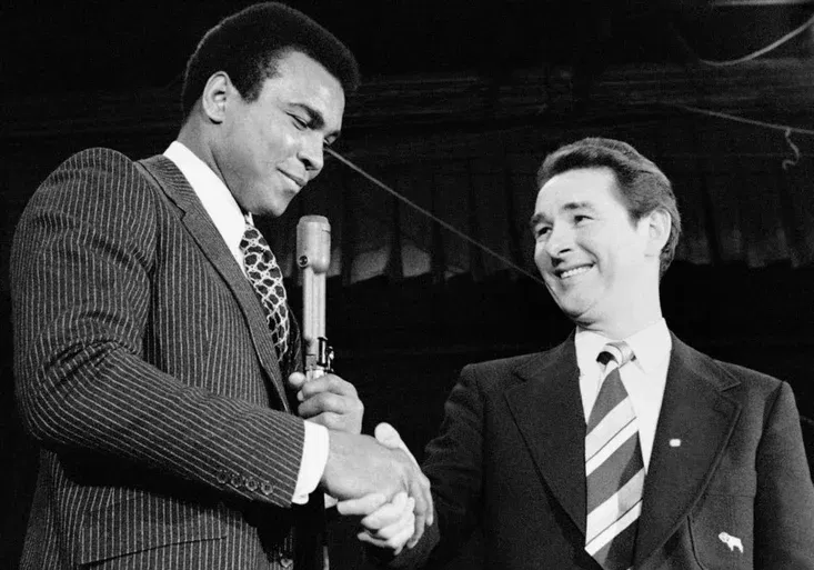 Dvě prořízlé pusy! Jak Muhammad Ali hecoval Briana Clougha?