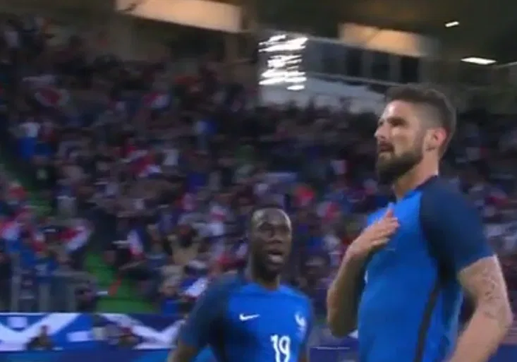 VIDEO: GIROOOUUUD!!! Famózní Francouzova patička srazila Skoty!