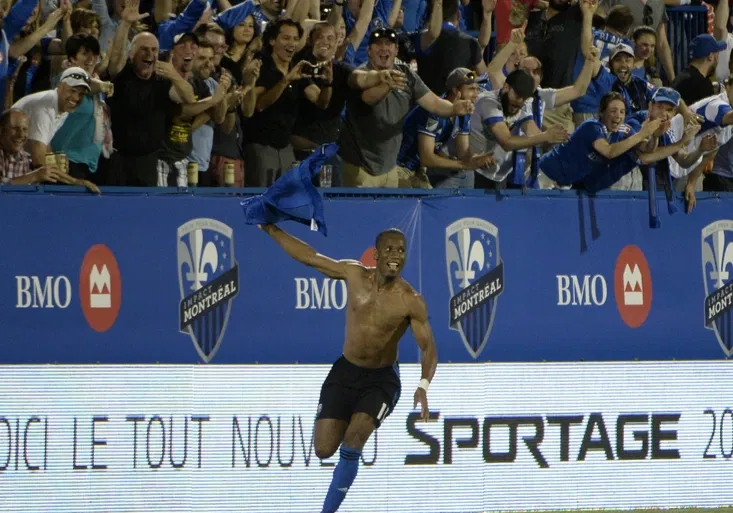 Vítězná dělovka! Didier Drogba rozhodl gólem z obrovské dálky