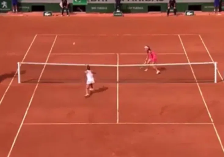 Nejúžasnější výměna? Barbora Strýcová školila světovou dvojku i vsedě